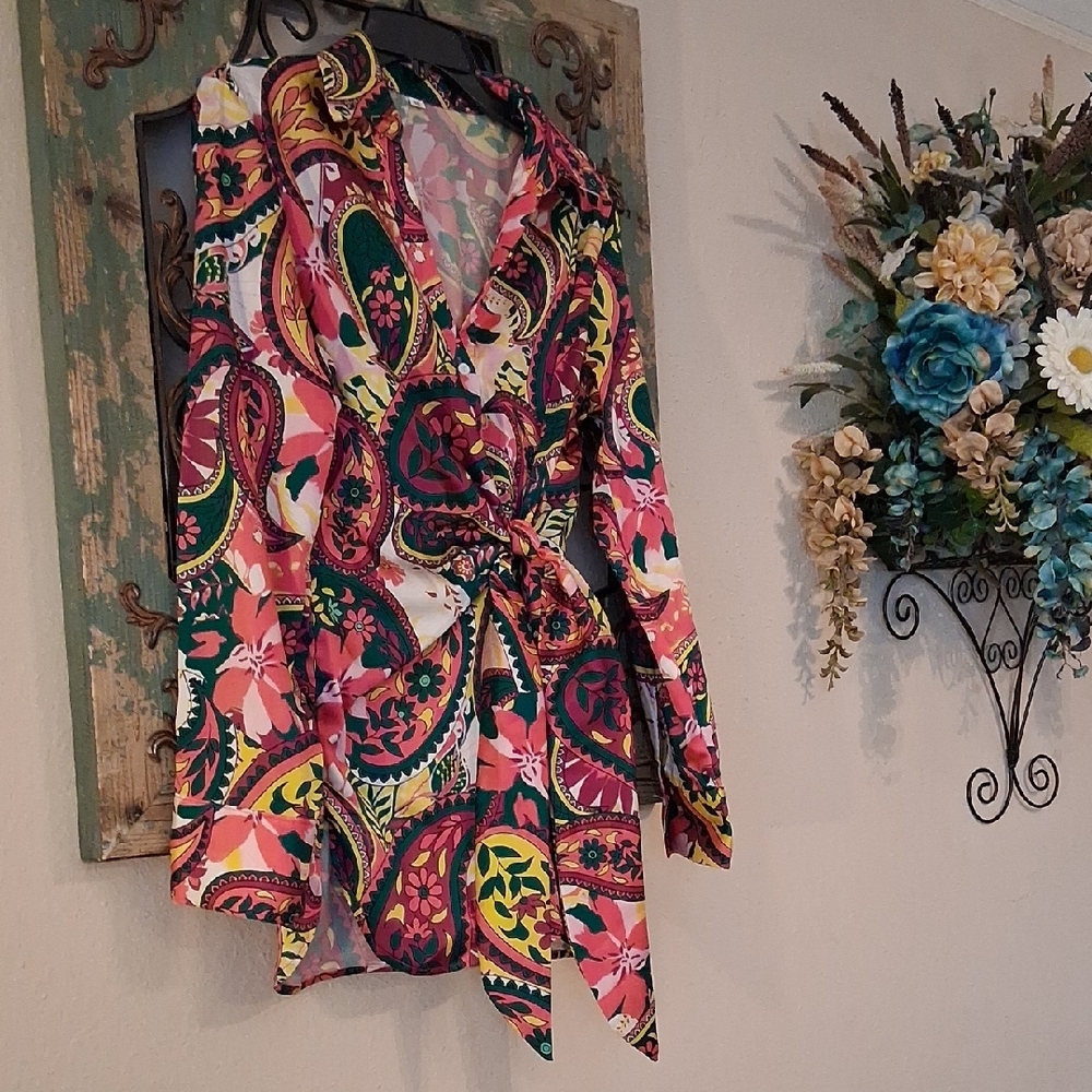 SHEIN Multicolor Paisley Wrap Blouse. NWOT Size Medium - Picture 5 of 13